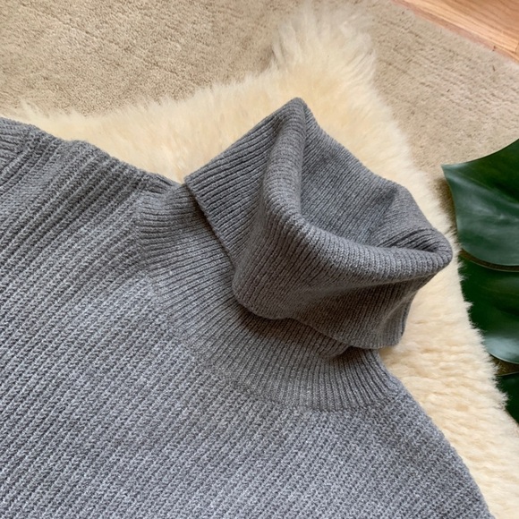NWT Lulu’s Trendy Blogger Favorite Heather Grey Turtleneck Midi Sweater Dress - Picture 6 of 12